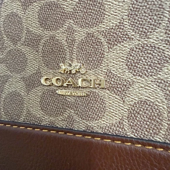 Brand New! Coach Brown and Tan Crossbody👜 - Picture 3 of 11